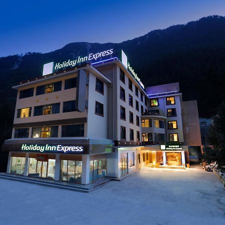 Holiday Inn Express Jiuzhaigou,Only 600 Meters To Jiuzhaigou Park, An Ihg Hotel 외부 사진